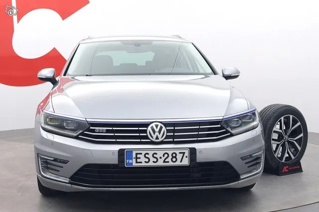 Volkswagen Passat Variant GTE Plug-In Hybrid 160 kW (218 hv) Image 8